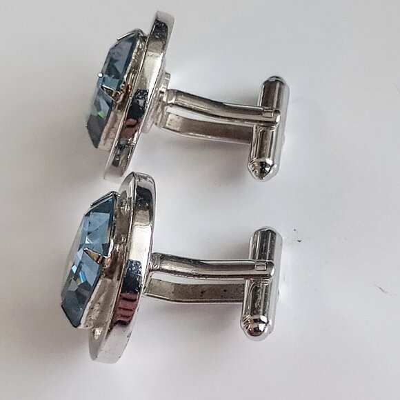 Vtg silver tone cufflinks with matching tie clip. - Picture 4 of 4